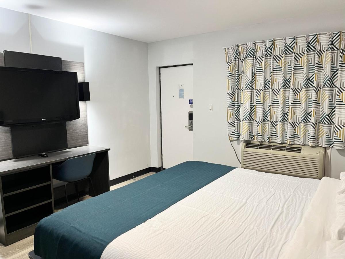 Motel 6 Williamstown Exterior photo